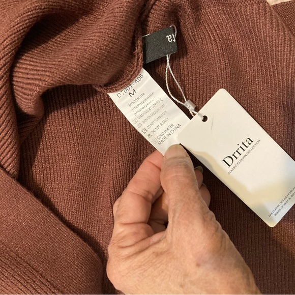 NWT Drrita medium, brown turtle neck, long sleeve, oversized knit sweater. M. - Picture 5 of 9